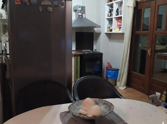아파트 Mamadinas House Allimpanta