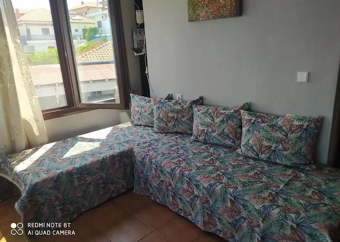아파트 Mamadinas House Allimpanta *